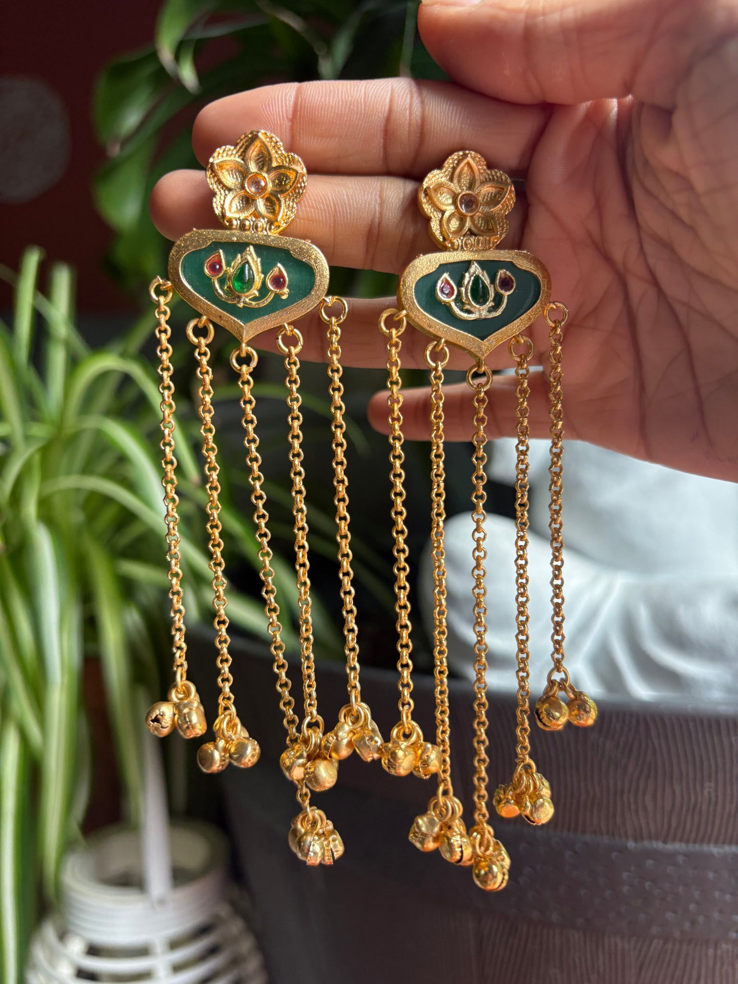 “Farida” Jhumka