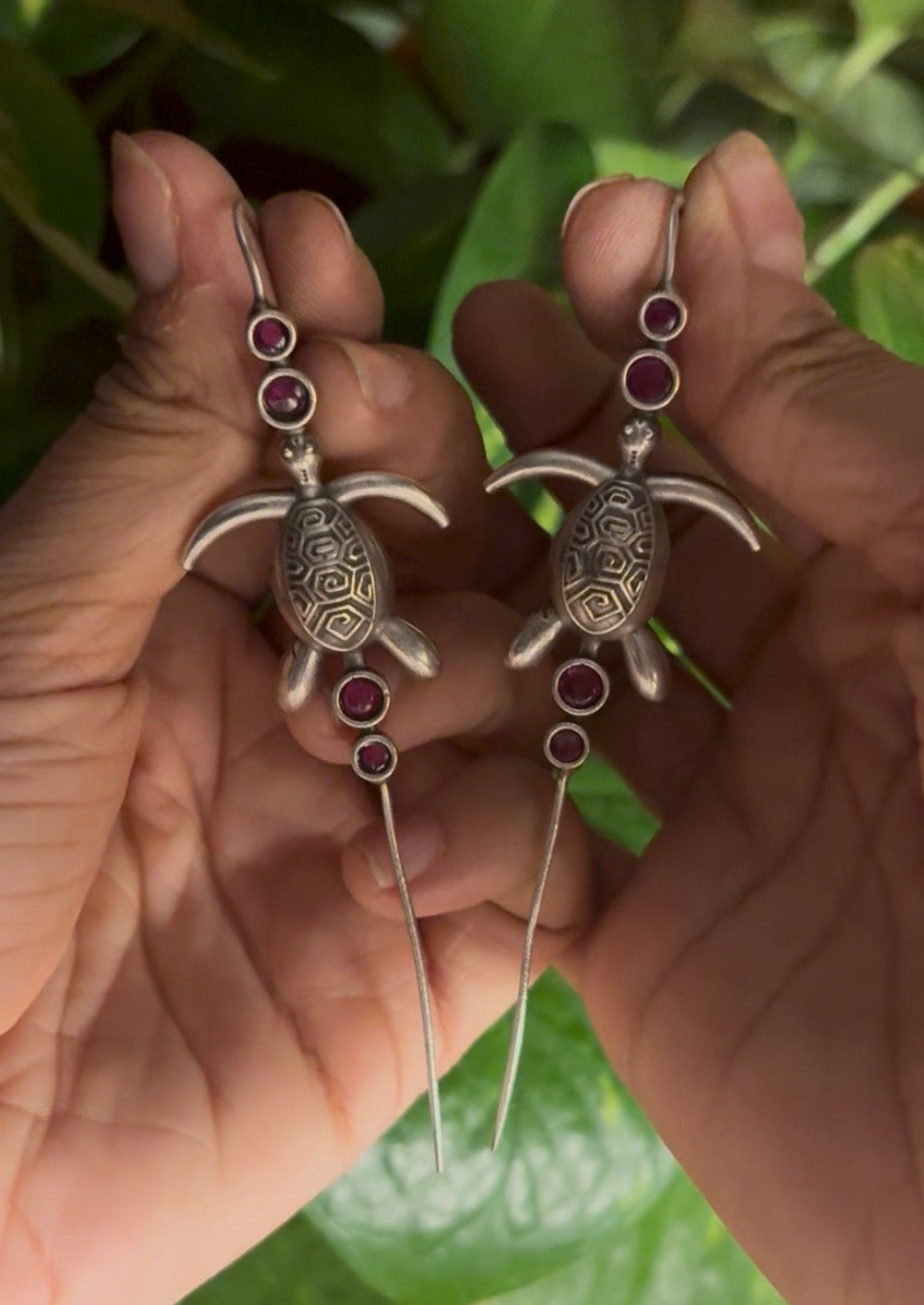 “Kachua” Ear Pin