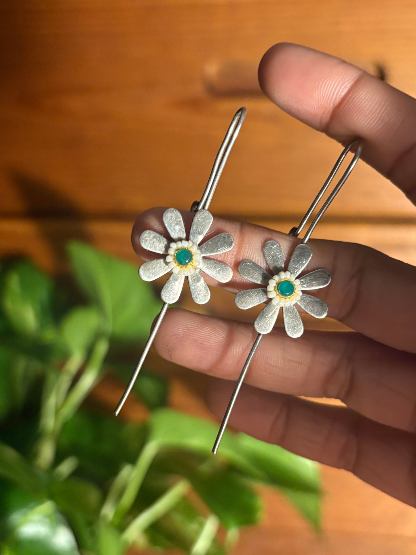 “Vinu” Ear Pin
