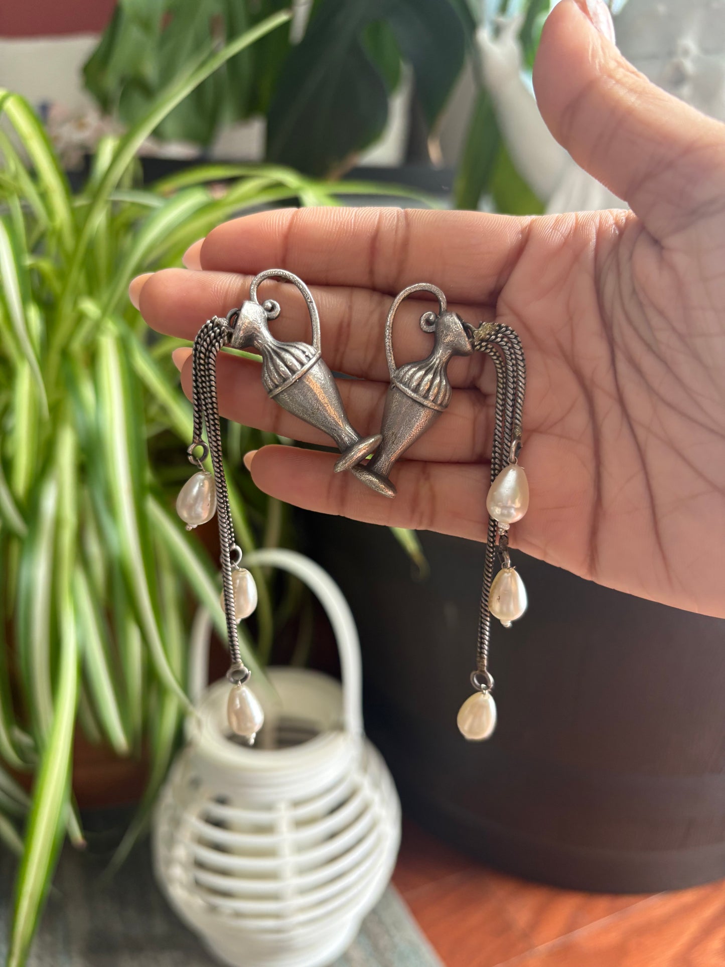 “Surahi” Jhumka