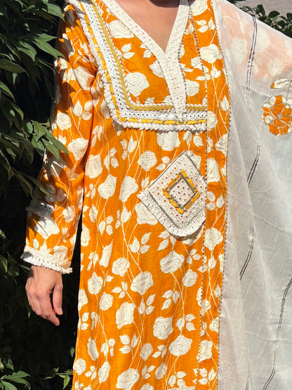 "Kesariya" Suit