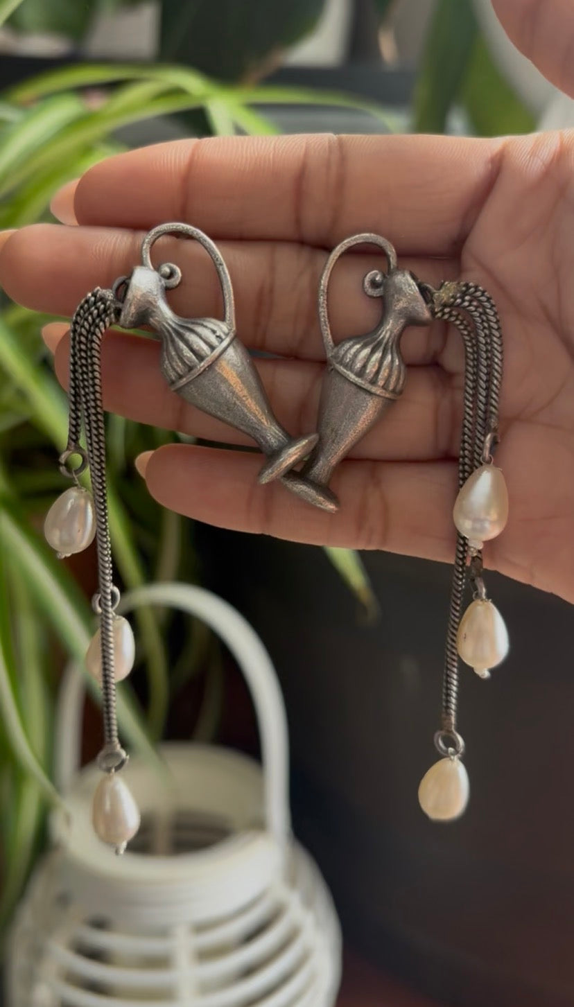“Surahi” Jhumka