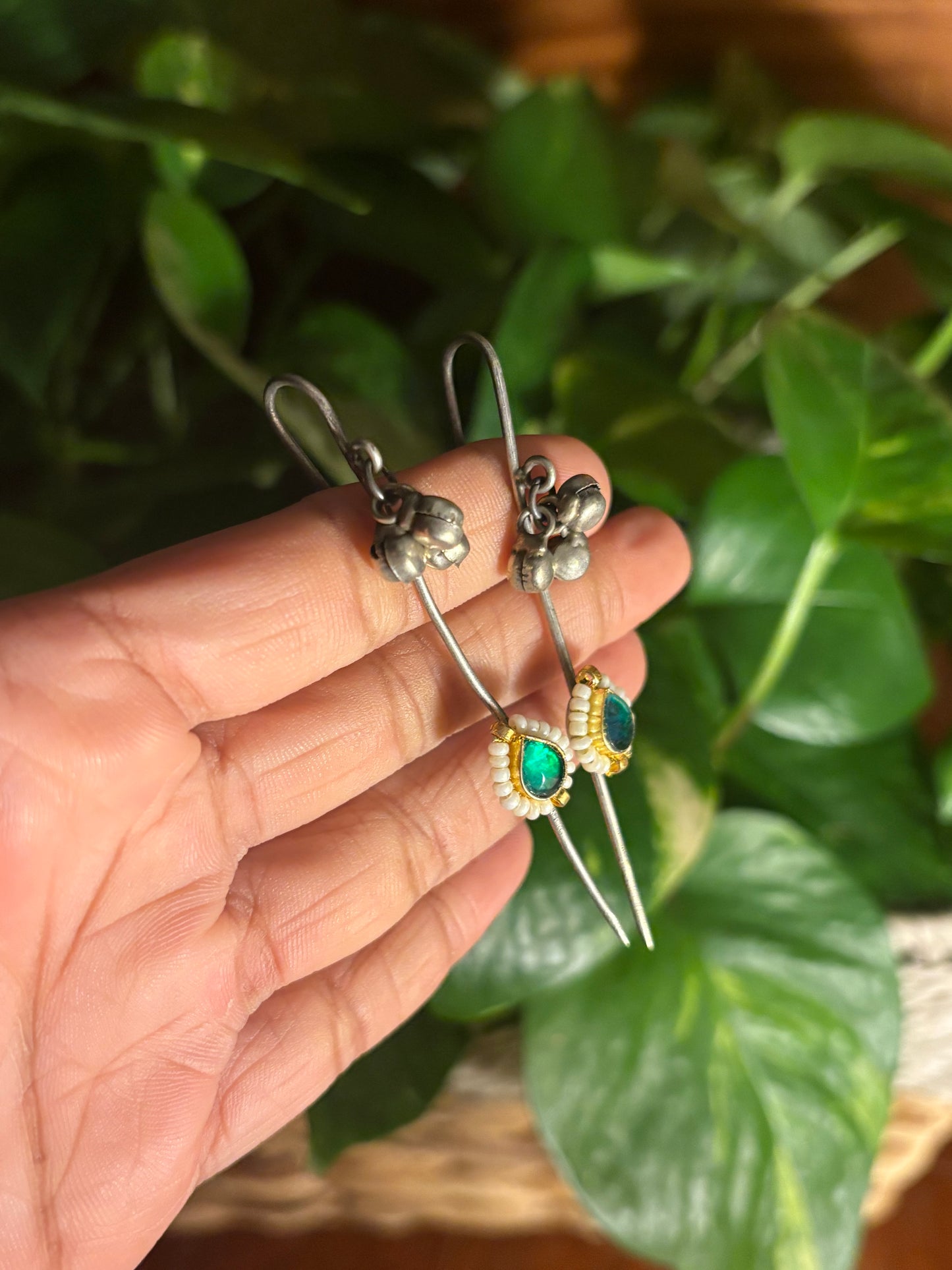 “Karu” Ear Pin