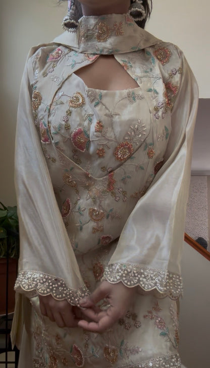 “Jaanum” Suit
