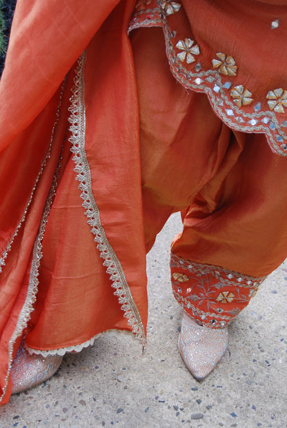 “Aam” Suit