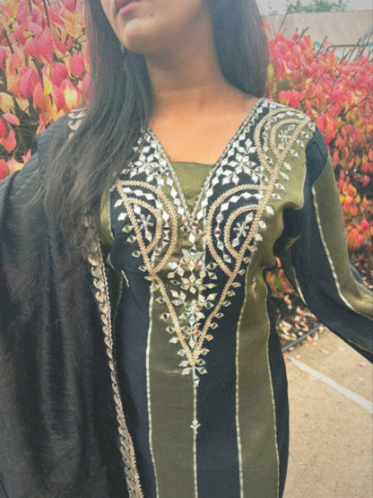 “Kavya” Suit