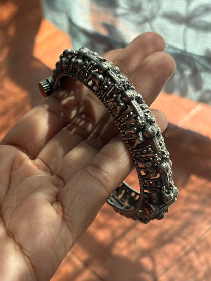“Kriva” Bangles
