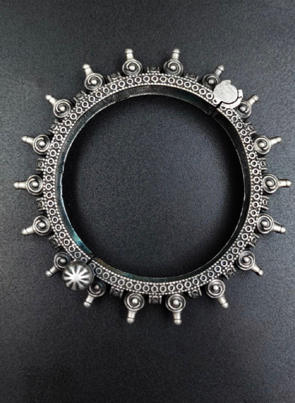 “Pushtee” Bangle