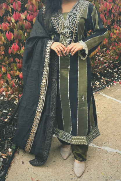 “Kavya” Suit