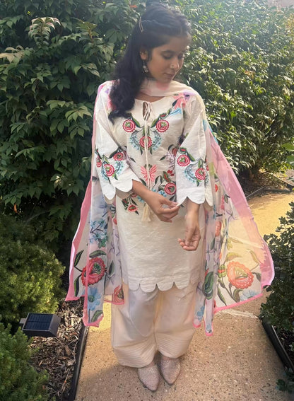 "Khoobsurat" Suit