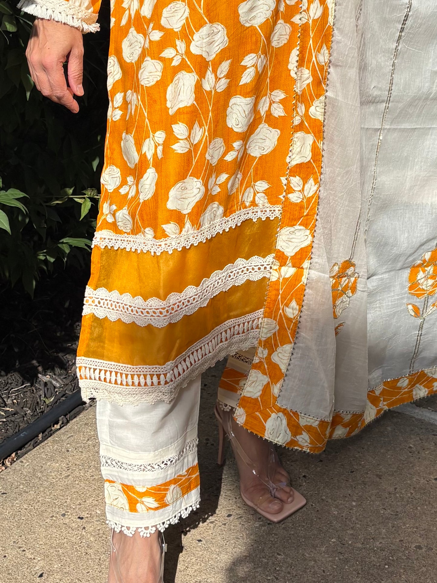 "Kesariya" Suit