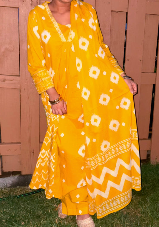 “Aangan” Suit