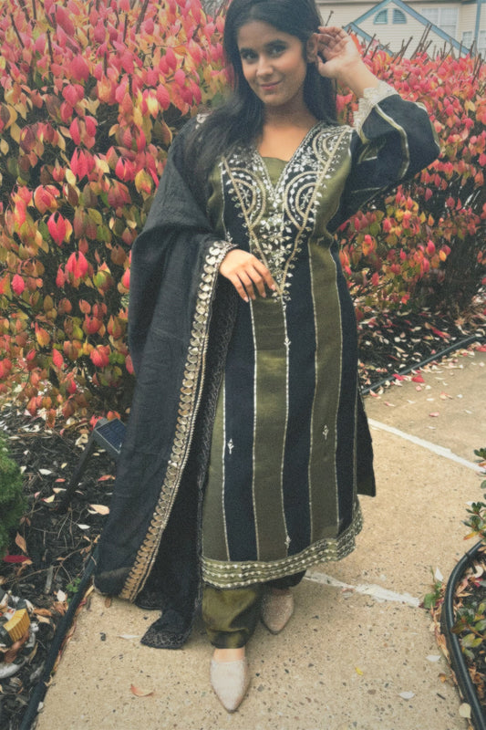“Kavya” Suit