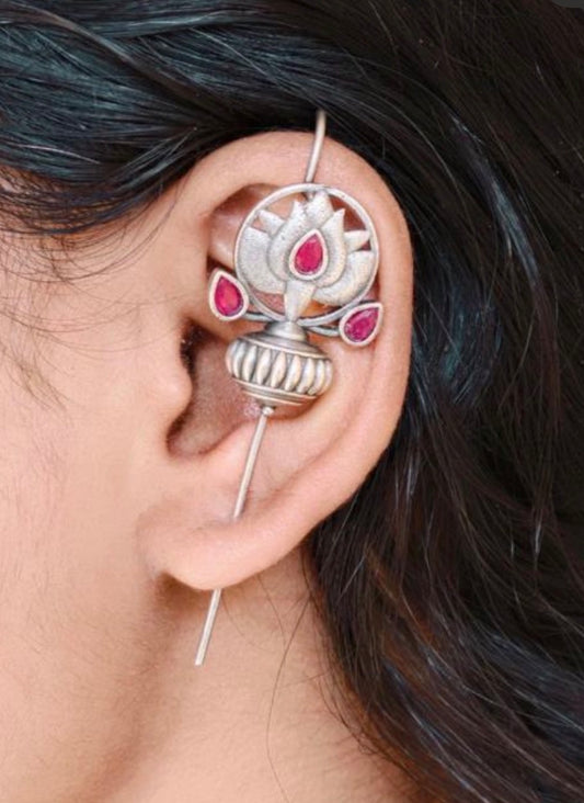 “Kamli” Ear Pin