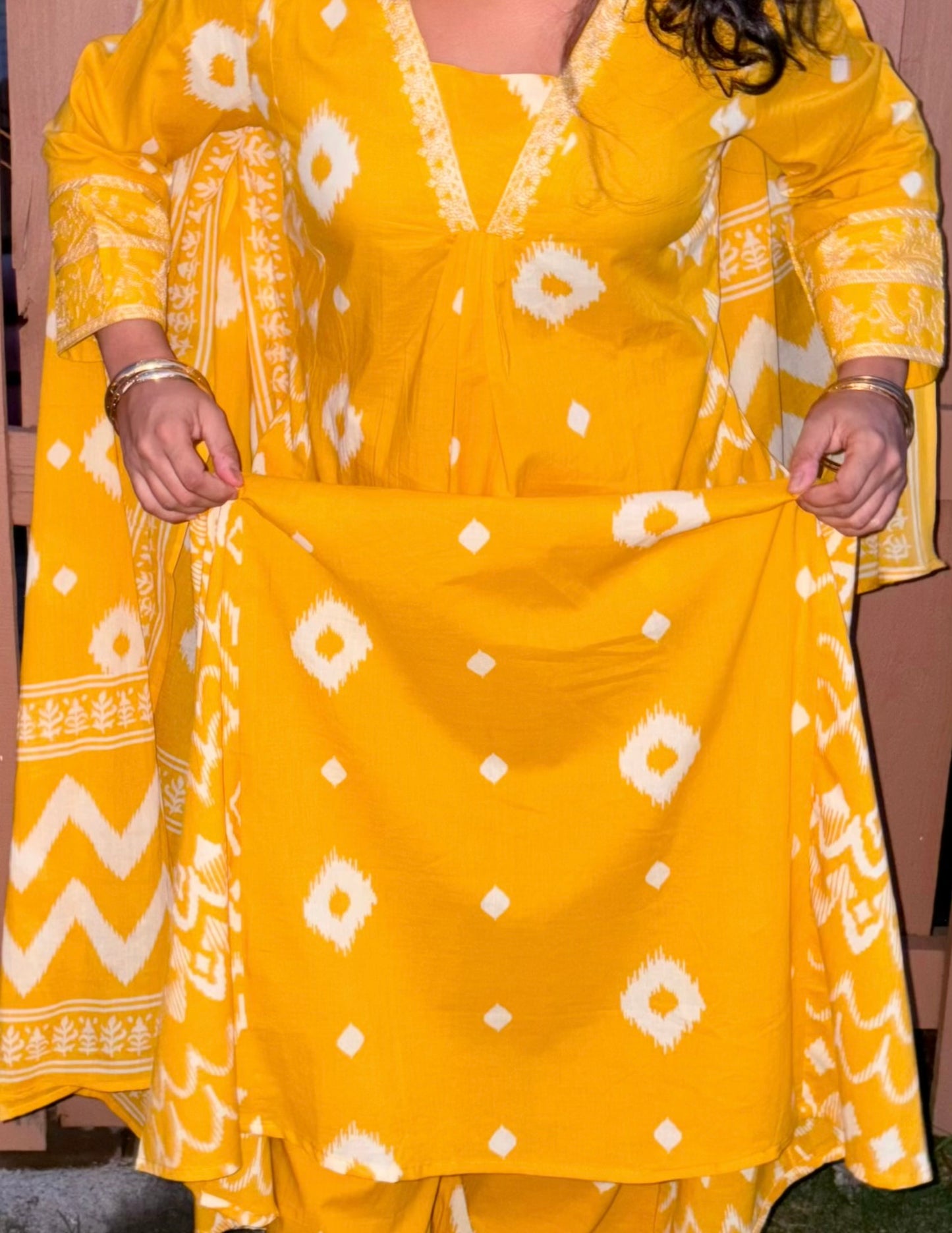 “Aangan” Suit